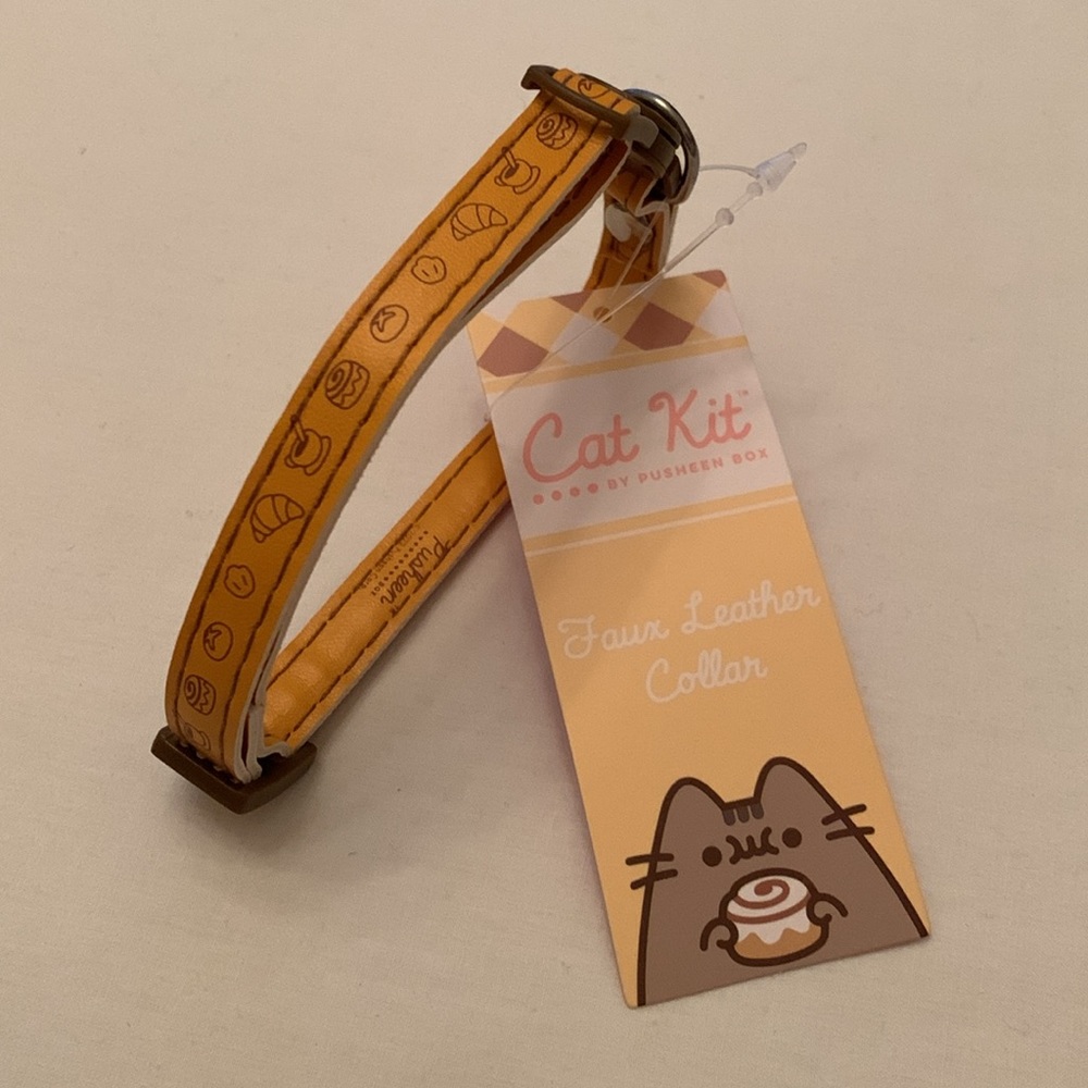 Pusheen Cat Collar Faux Leather Cafe Cinnamon Roll Croissant NWT